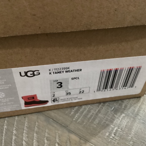 UGG® Kids' Taney Water Repellent Fleece & Genuine Shearling Lined Boot - Picture 8 of 12